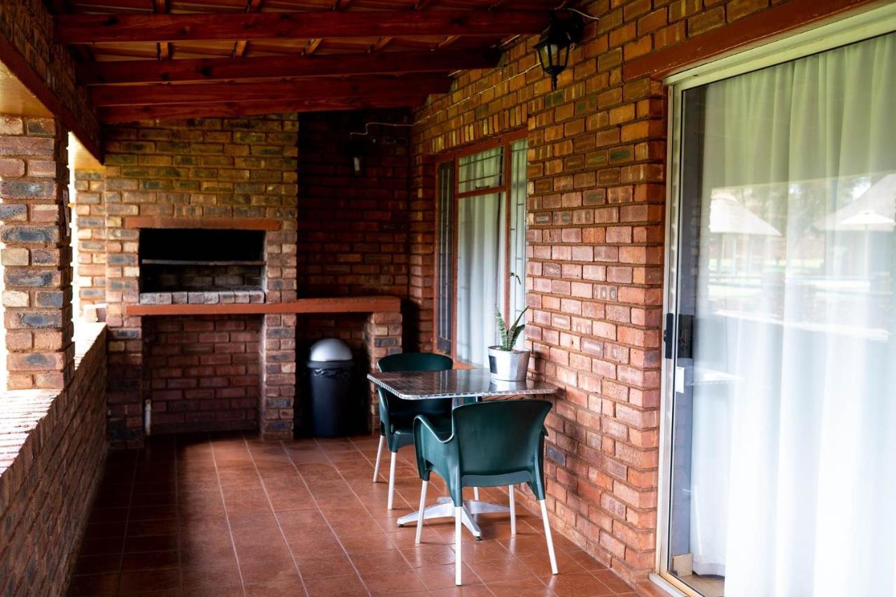 Red Sands Country Lodge Kuruman Exterior photo
